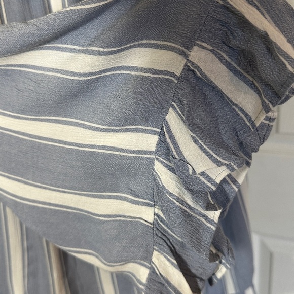 American Eagle top. - Picture 4 of 9